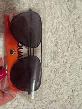 Quay Australia Black Aviator Sunglasses with Orange Pouch